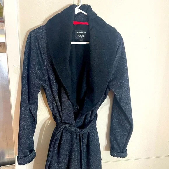 Limited edition UGG Starwars robe - Picture 1 of 2